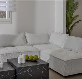 4 bedroom villa with pool by the sea, near Corfu town, sleeps 8